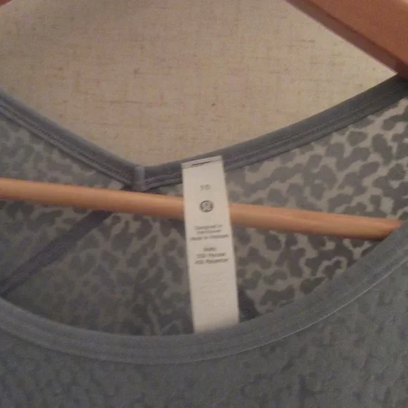 Loop Around Tee - Picture 9 of 12